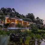 Отель Botania Relais & - The Leading Of The World 5*
