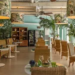 Отель Botania Relais & - The Leading Of The World 5*