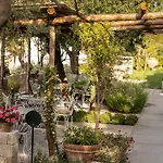 Botania Relais & - The Leading Of The World Отель