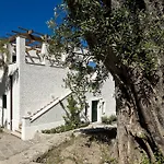 Отель Botania Relais & - The Leading Of The World 5*