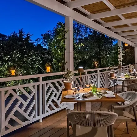 Botania Relais & - The Leading Of The World